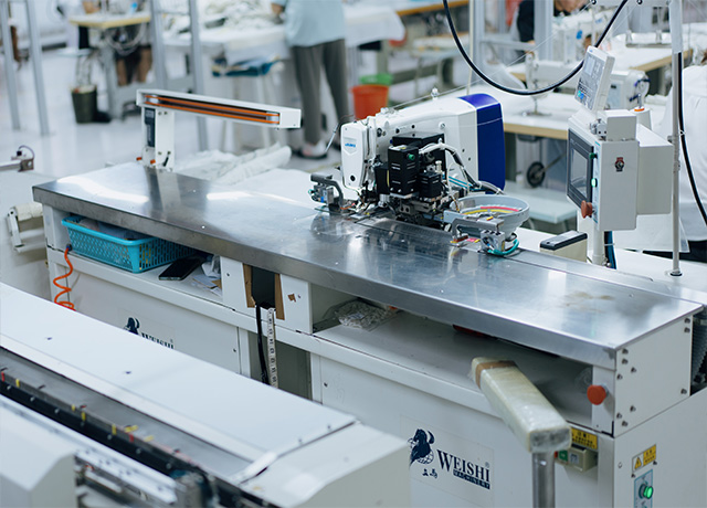 自动钉扣机Automatic Button Sewing Machine